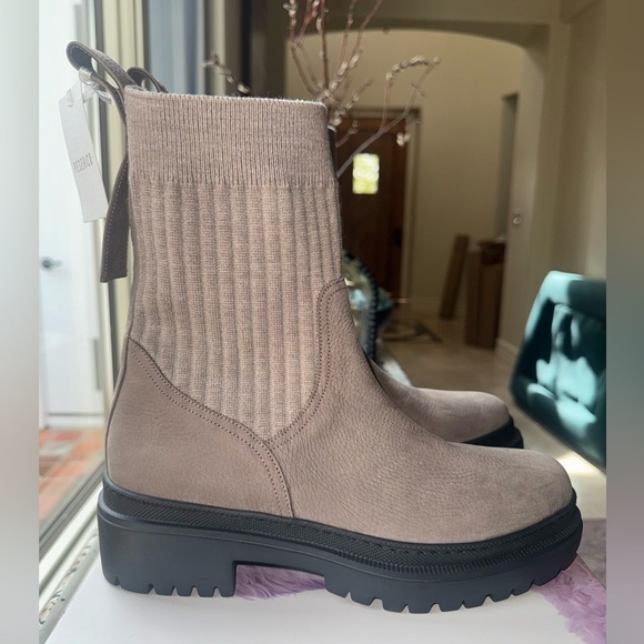 Peserico Suede Ankle Boots - Picture 5 of 8